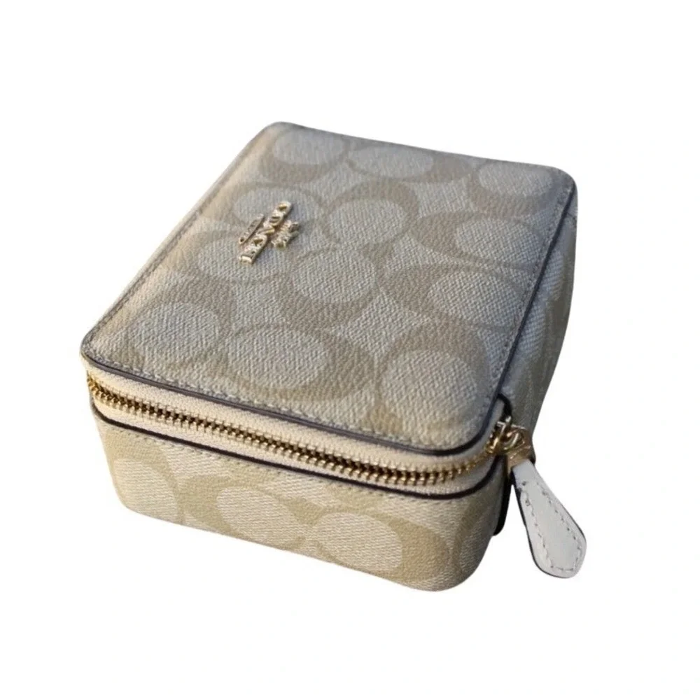 Coach Signature Canvas Square Jewelry Box Khaki Chalk Gold‎ Hardware Travel Case